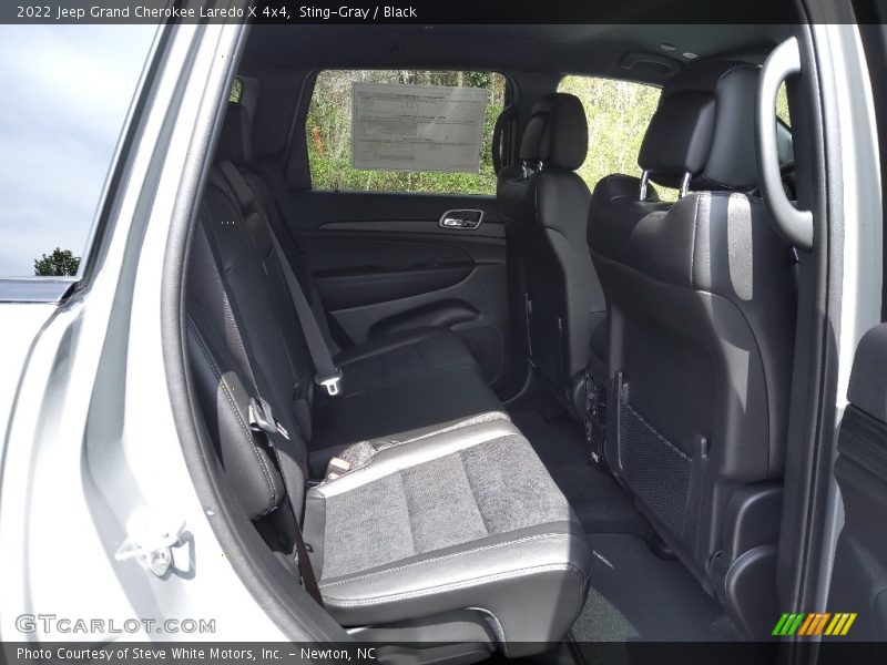 Sting-Gray / Black 2022 Jeep Grand Cherokee Laredo X 4x4