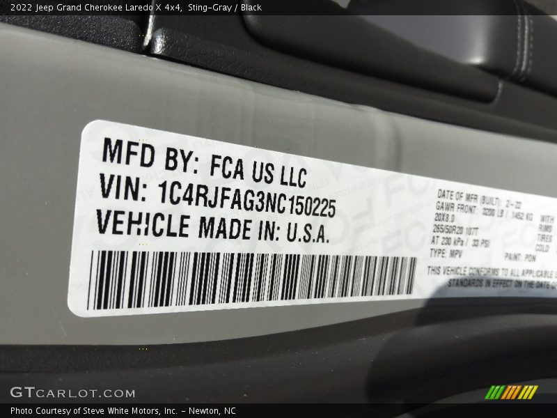 Sting-Gray / Black 2022 Jeep Grand Cherokee Laredo X 4x4