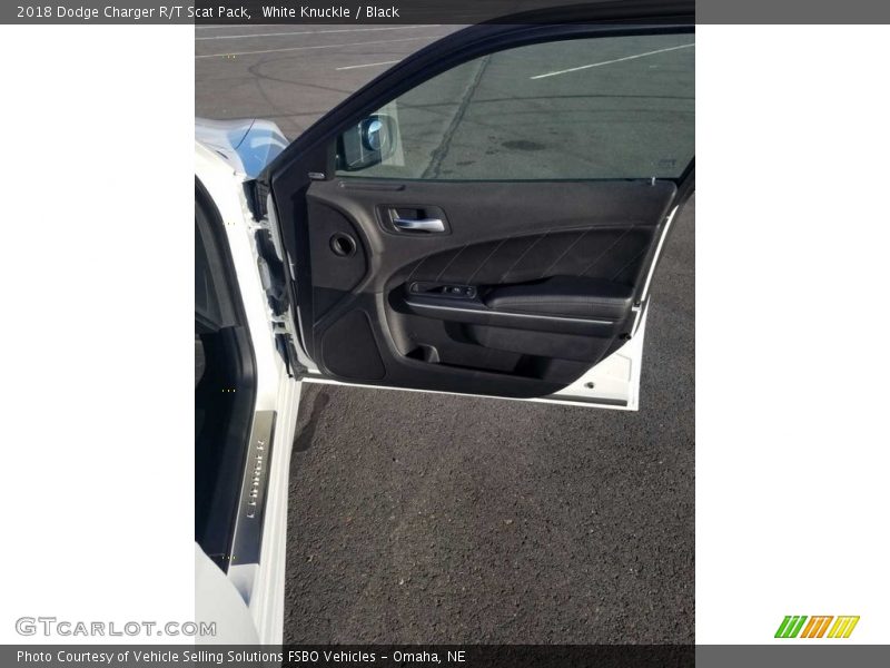 White Knuckle / Black 2018 Dodge Charger R/T Scat Pack