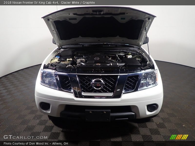 Glacier White / Graphite 2018 Nissan Frontier SV King Cab 4x4