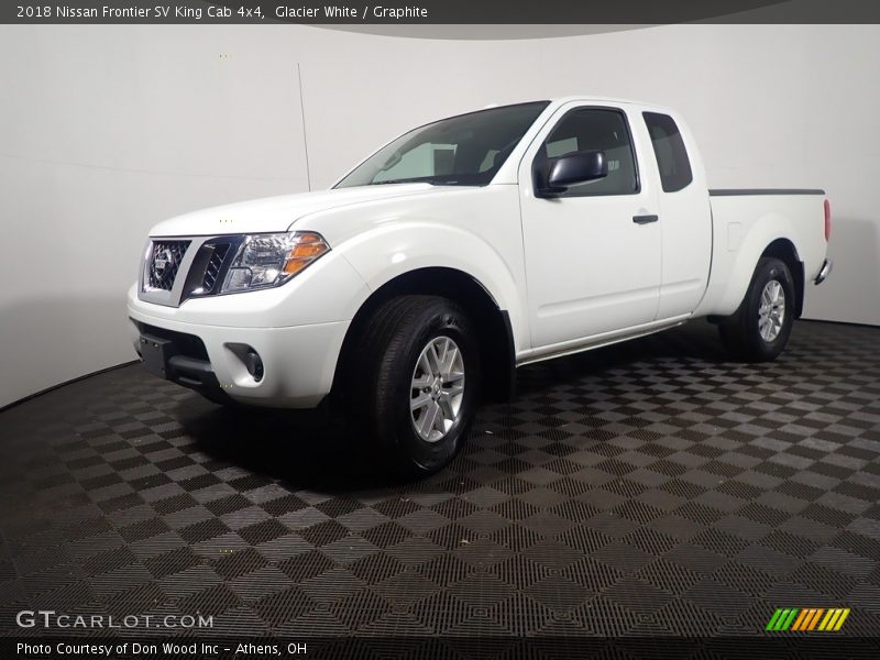 Glacier White / Graphite 2018 Nissan Frontier SV King Cab 4x4