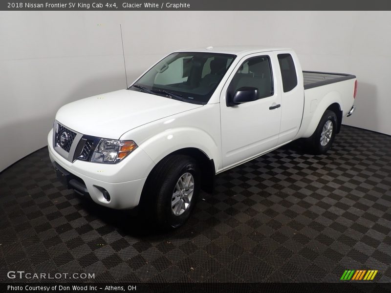 Glacier White / Graphite 2018 Nissan Frontier SV King Cab 4x4