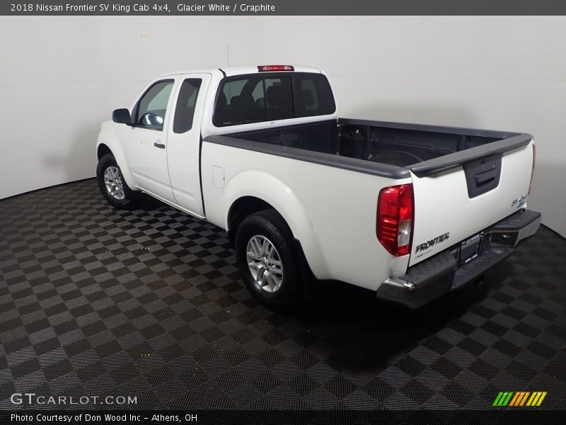 Glacier White / Graphite 2018 Nissan Frontier SV King Cab 4x4