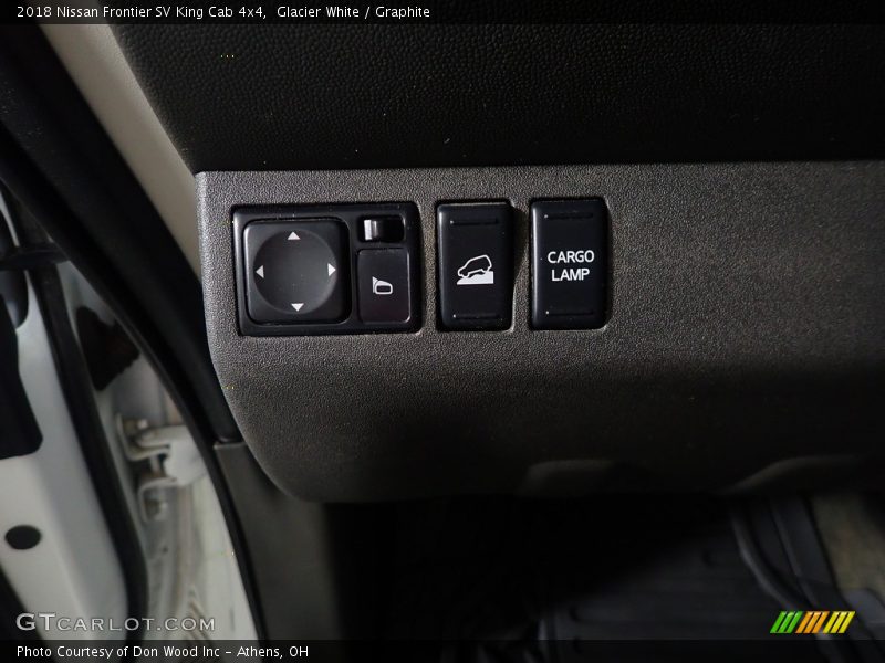 Glacier White / Graphite 2018 Nissan Frontier SV King Cab 4x4