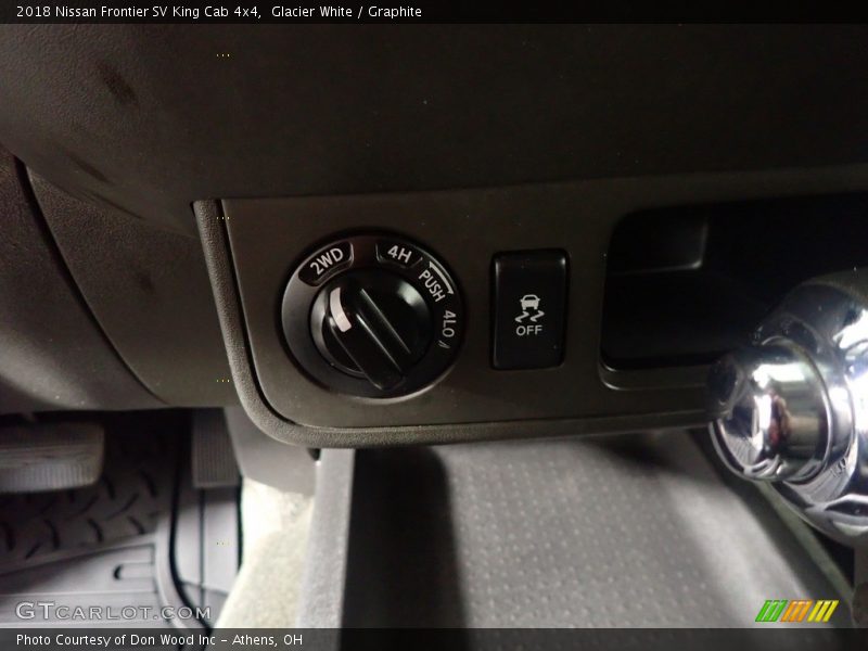 Glacier White / Graphite 2018 Nissan Frontier SV King Cab 4x4