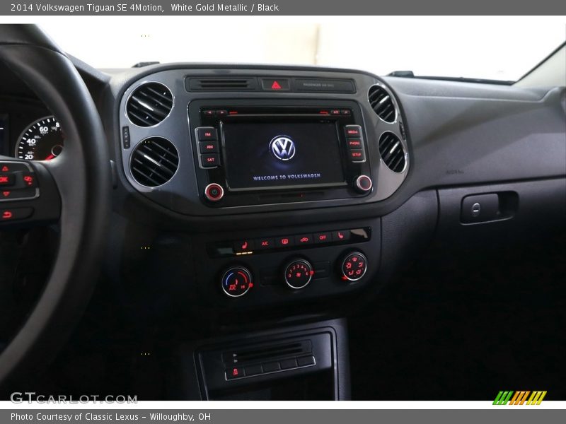 Controls of 2014 Tiguan SE 4Motion