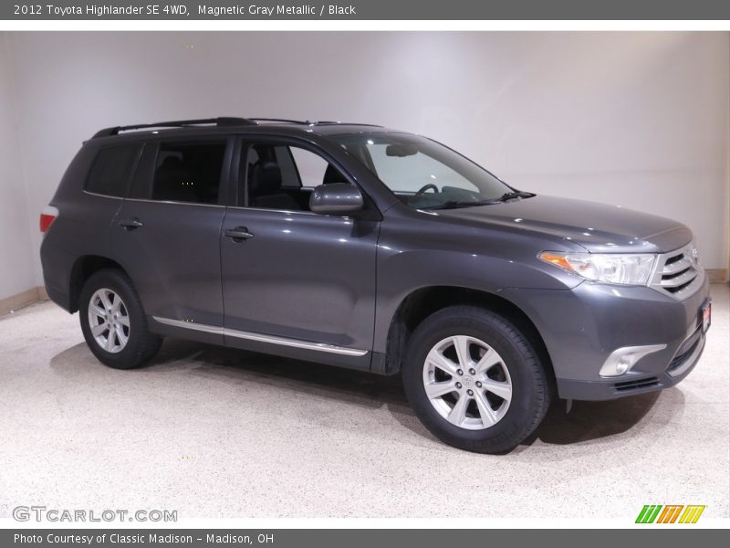Magnetic Gray Metallic / Black 2012 Toyota Highlander SE 4WD