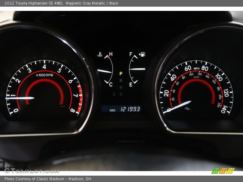 Magnetic Gray Metallic / Black 2012 Toyota Highlander SE 4WD