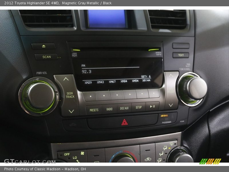 Magnetic Gray Metallic / Black 2012 Toyota Highlander SE 4WD