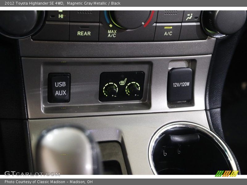 Magnetic Gray Metallic / Black 2012 Toyota Highlander SE 4WD
