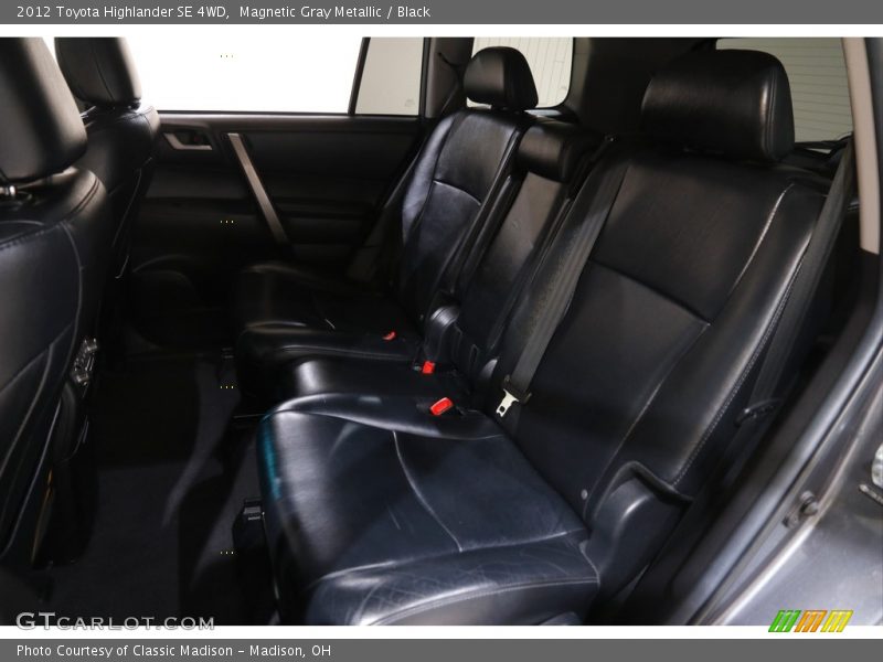 Magnetic Gray Metallic / Black 2012 Toyota Highlander SE 4WD