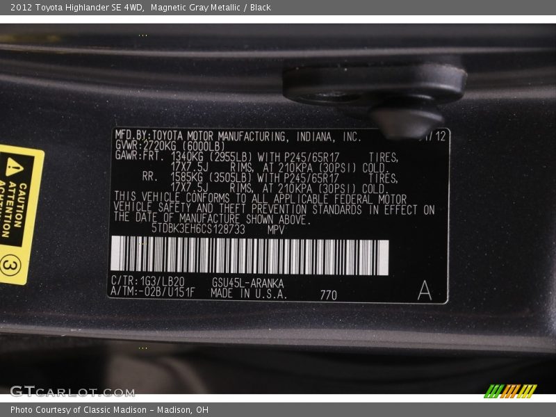 Magnetic Gray Metallic / Black 2012 Toyota Highlander SE 4WD