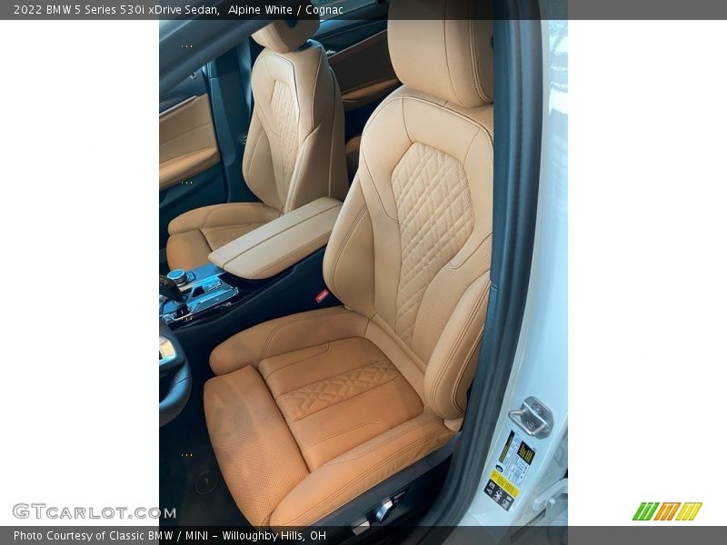 Alpine White / Cognac 2022 BMW 5 Series 530i xDrive Sedan