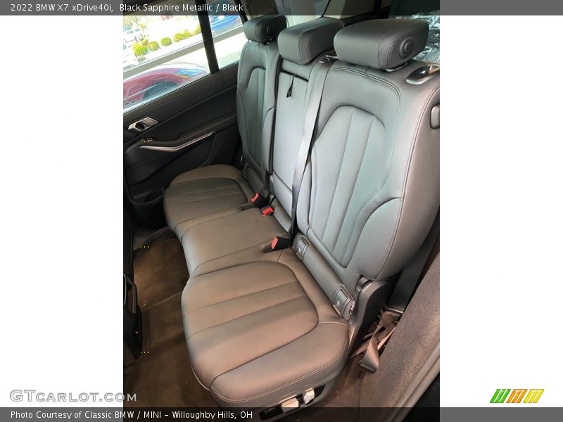 Black Sapphire Metallic / Black 2022 BMW X7 xDrive40i