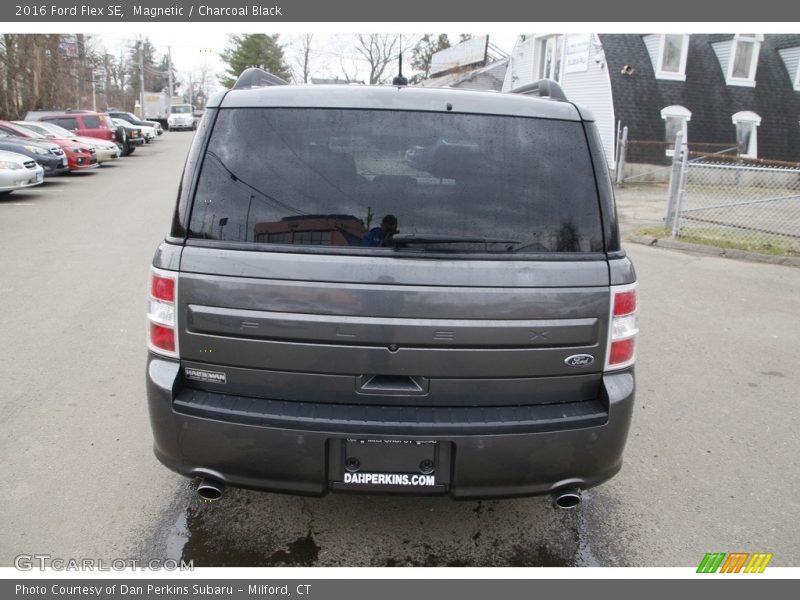 Magnetic / Charcoal Black 2016 Ford Flex SE
