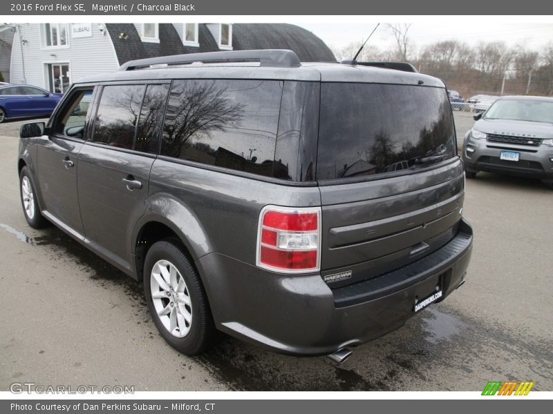Magnetic / Charcoal Black 2016 Ford Flex SE