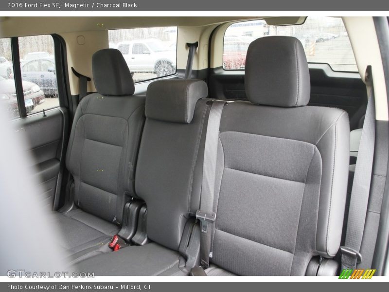 Magnetic / Charcoal Black 2016 Ford Flex SE