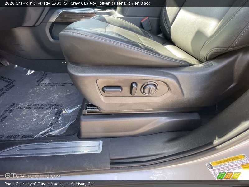 Silver Ice Metallic / Jet Black 2020 Chevrolet Silverado 1500 RST Crew Cab 4x4