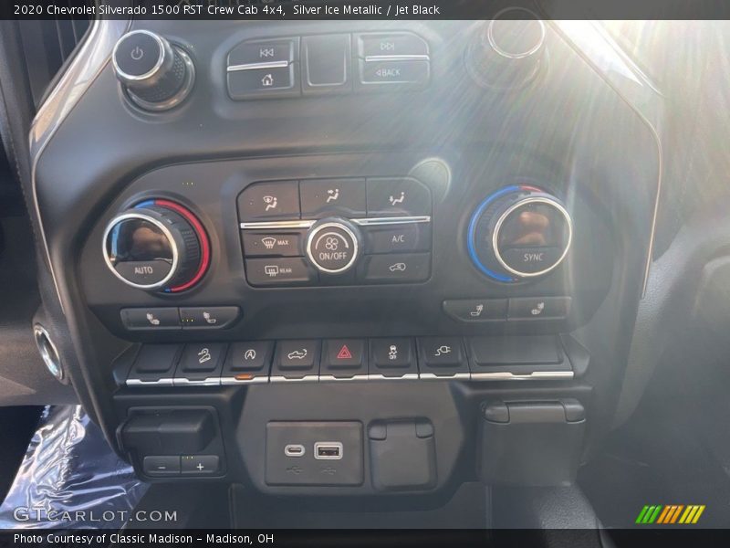 Silver Ice Metallic / Jet Black 2020 Chevrolet Silverado 1500 RST Crew Cab 4x4