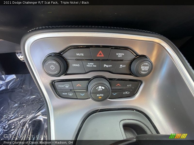 Controls of 2021 Challenger R/T Scat Pack