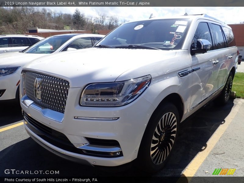 White Platinum Metallic Tri-Coat / Alpine 2019 Lincoln Navigator Black Label 4x4