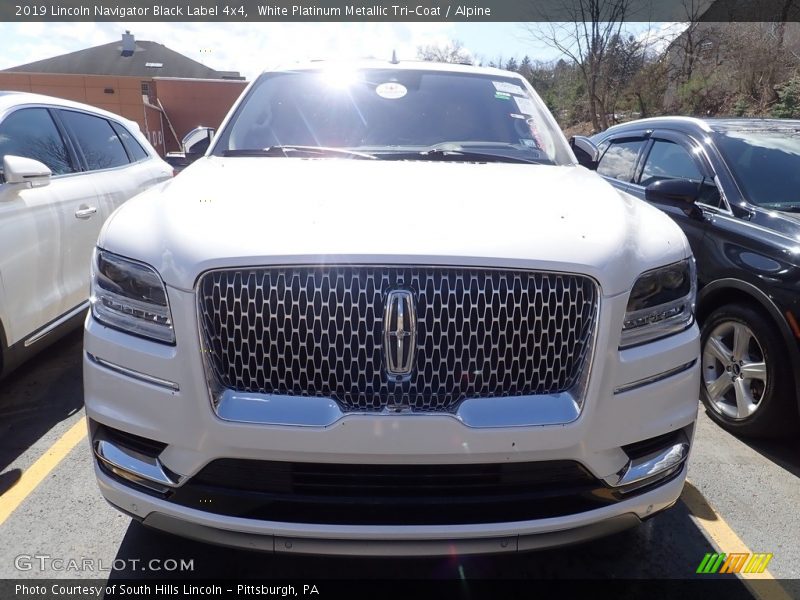 White Platinum Metallic Tri-Coat / Alpine 2019 Lincoln Navigator Black Label 4x4