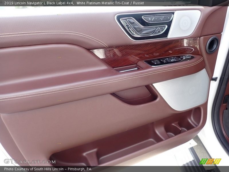 Door Panel of 2019 Navigator L Black Label 4x4