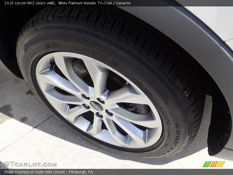 White Platinum Metallic Tri-Coat / Ganache 2016 Lincoln MKC Select AWD