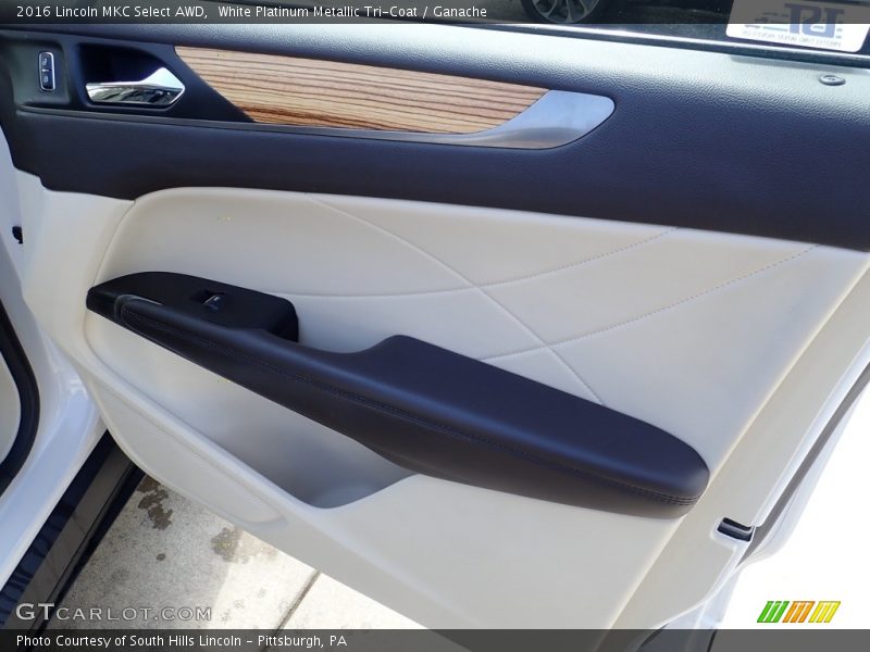 White Platinum Metallic Tri-Coat / Ganache 2016 Lincoln MKC Select AWD