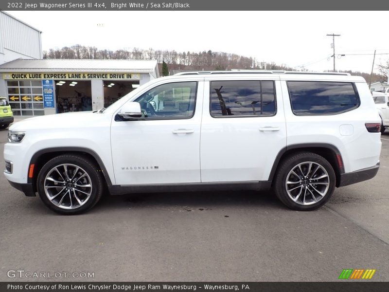 Bright White / Sea Salt/Black 2022 Jeep Wagoneer Series III 4x4