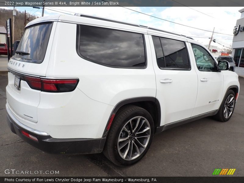 Bright White / Sea Salt/Black 2022 Jeep Wagoneer Series III 4x4