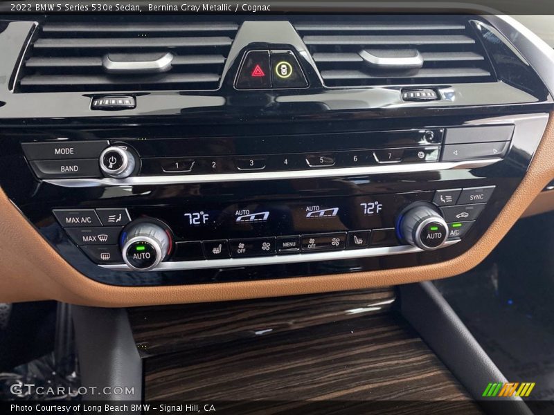 Controls of 2022 5 Series 530e Sedan