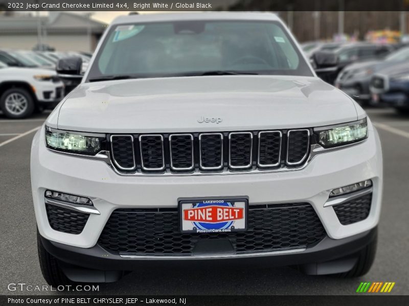 Bright White / Global Black 2022 Jeep Grand Cherokee Limited 4x4