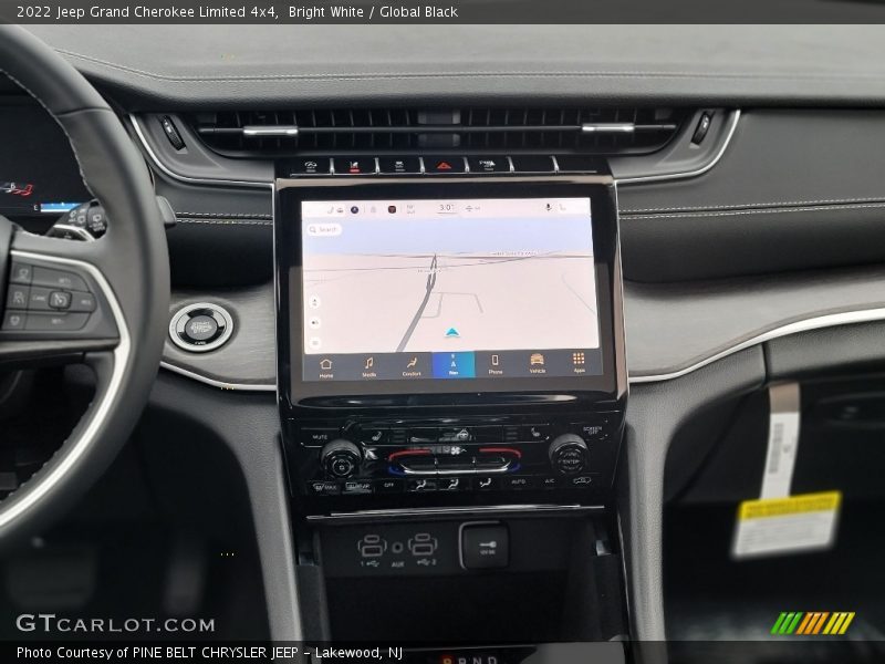 Bright White / Global Black 2022 Jeep Grand Cherokee Limited 4x4