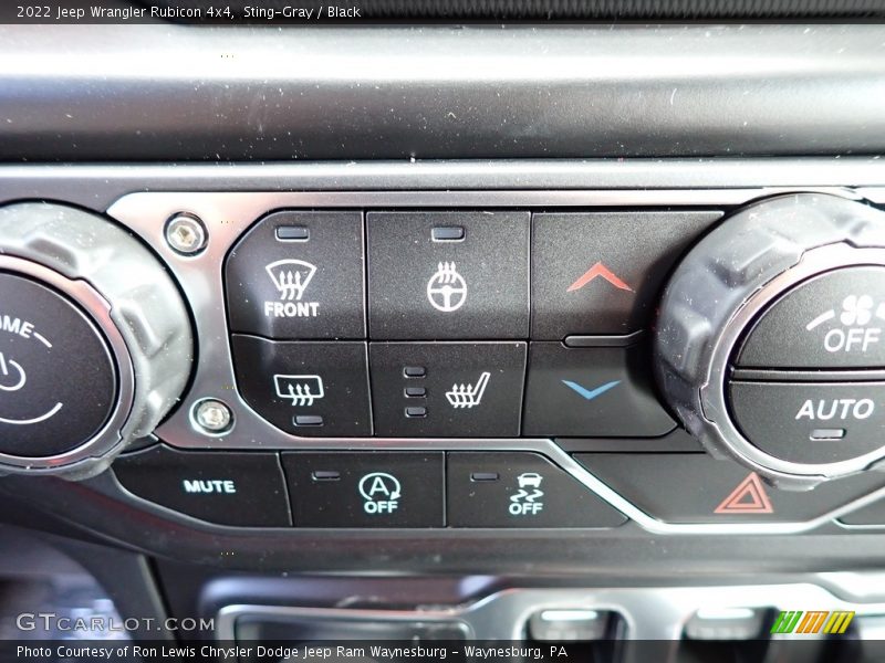 Controls of 2022 Wrangler Rubicon 4x4
