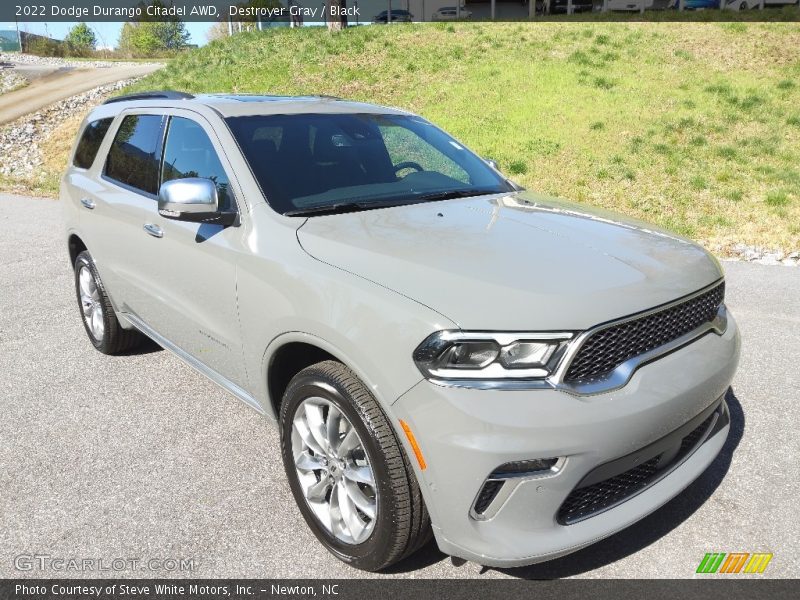 Front 3/4 View of 2022 Durango Citadel AWD