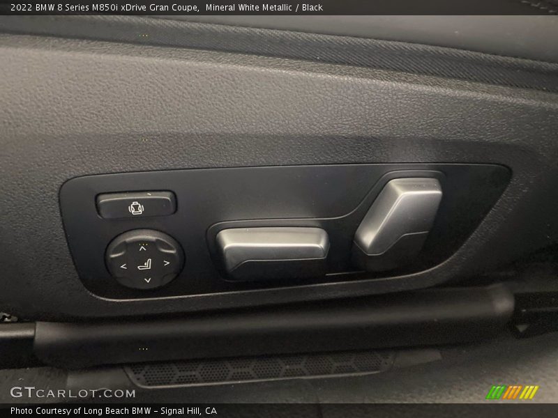 Controls of 2022 8 Series M850i xDrive Gran Coupe