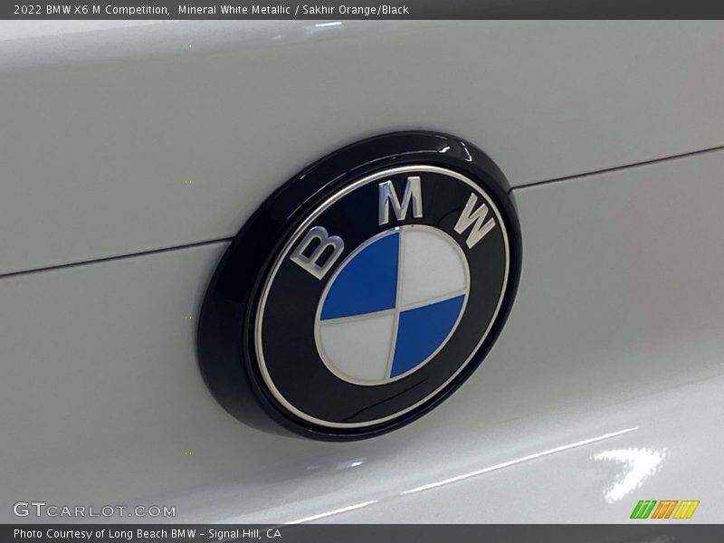 Mineral White Metallic / Sakhir Orange/Black 2022 BMW X6 M Competition