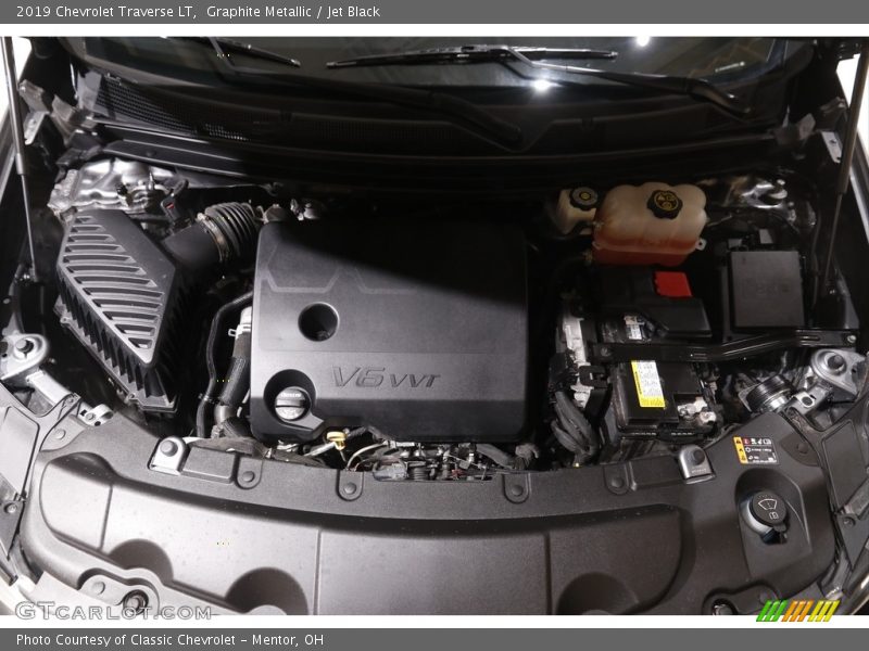 Graphite Metallic / Jet Black 2019 Chevrolet Traverse LT