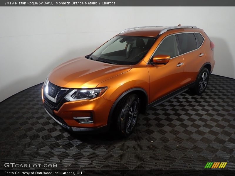 Monarch Orange Metallic / Charcoal 2019 Nissan Rogue SV AWD