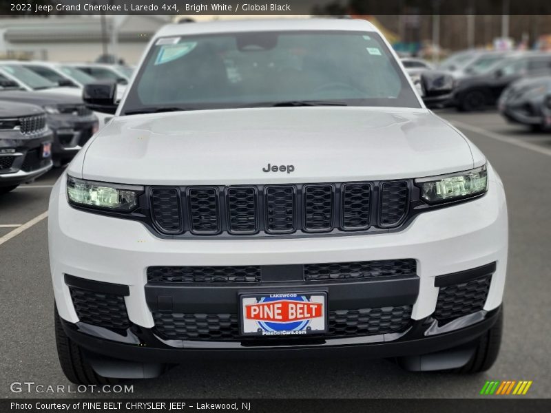 Bright White / Global Black 2022 Jeep Grand Cherokee L Laredo 4x4
