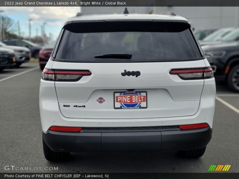 Bright White / Global Black 2022 Jeep Grand Cherokee L Laredo 4x4