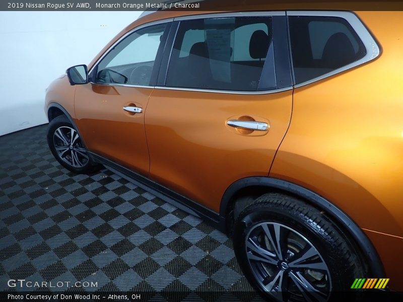 Monarch Orange Metallic / Charcoal 2019 Nissan Rogue SV AWD
