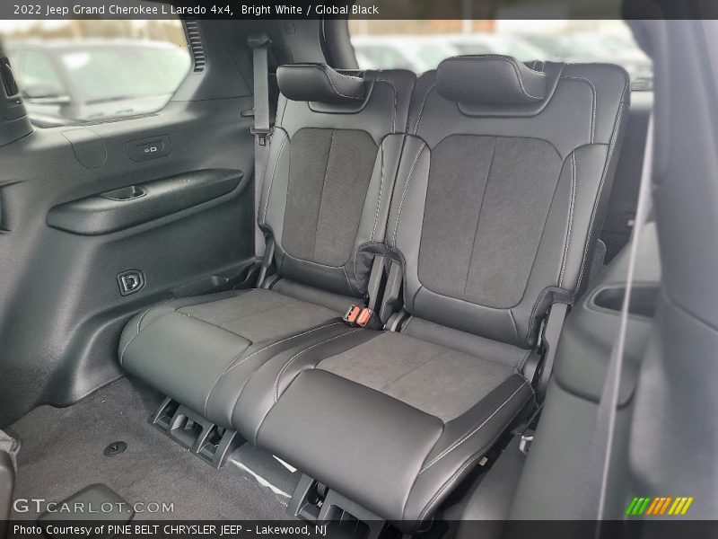 Bright White / Global Black 2022 Jeep Grand Cherokee L Laredo 4x4