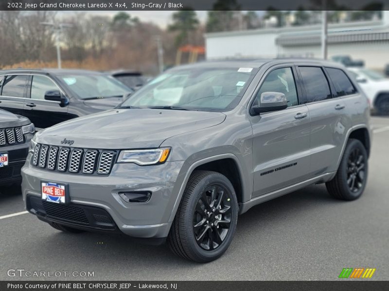 Sting-Gray / Black 2022 Jeep Grand Cherokee Laredo X 4x4