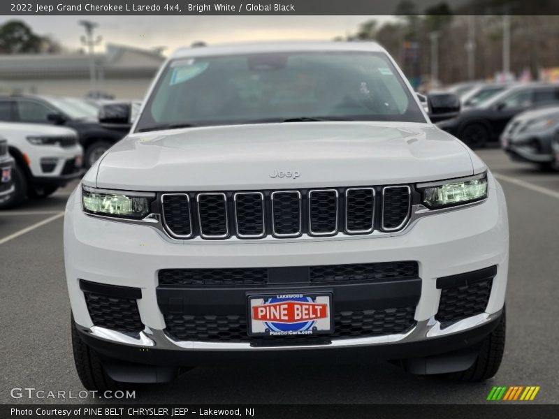 Bright White / Global Black 2022 Jeep Grand Cherokee L Laredo 4x4