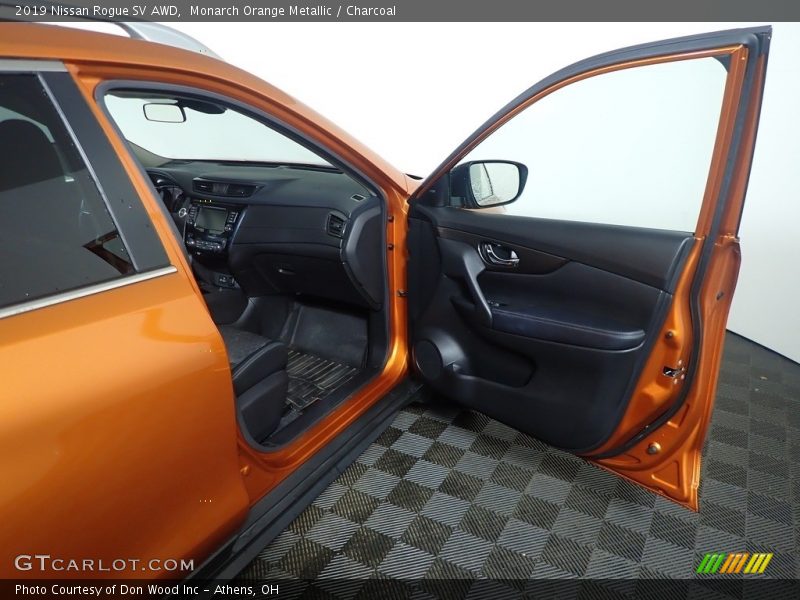 Monarch Orange Metallic / Charcoal 2019 Nissan Rogue SV AWD
