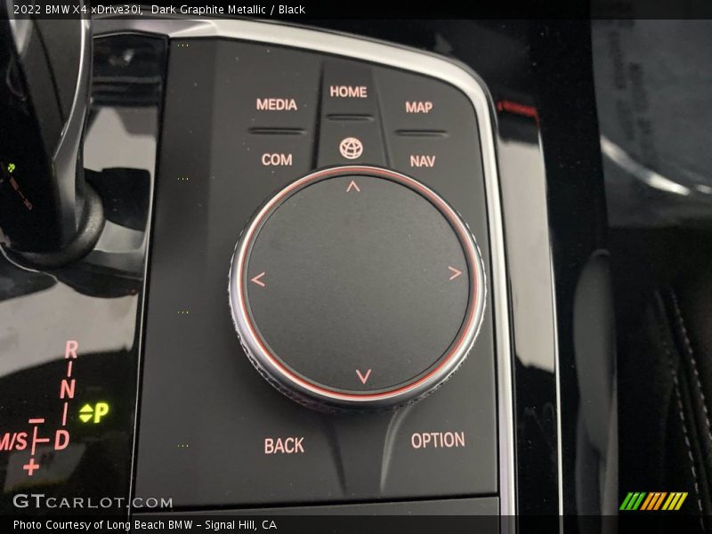 Controls of 2022 X4 xDrive30i