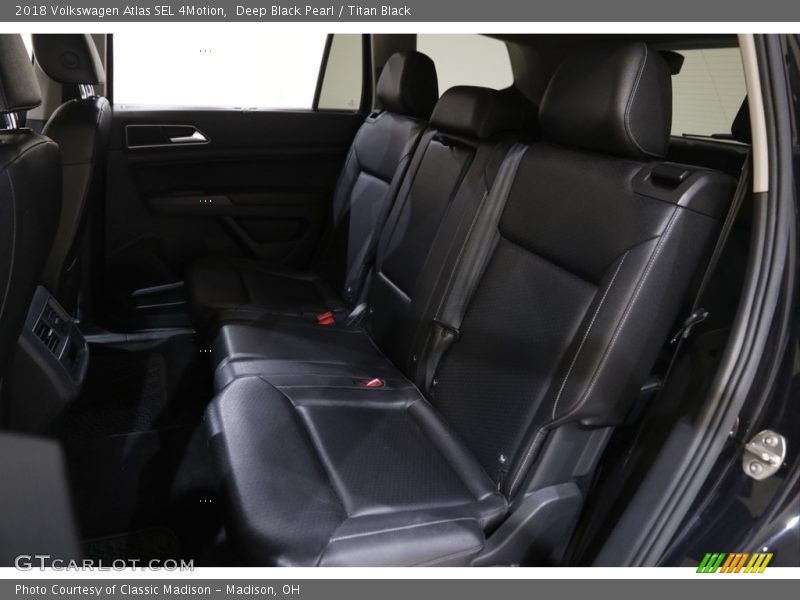 Deep Black Pearl / Titan Black 2018 Volkswagen Atlas SEL 4Motion