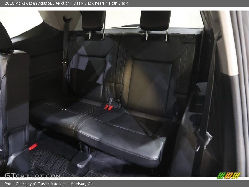 Deep Black Pearl / Titan Black 2018 Volkswagen Atlas SEL 4Motion